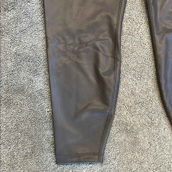 Yogalicious Lady Love Ankle Tight Faux Leather NWT Gray Super High Rise Leggings - Picture 6 of 16